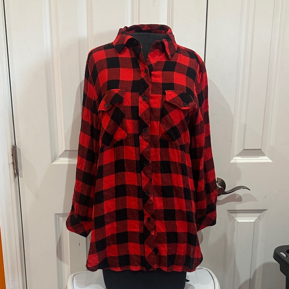 NWOT Hester & Orchard Red and Black Plaid Shirt size S